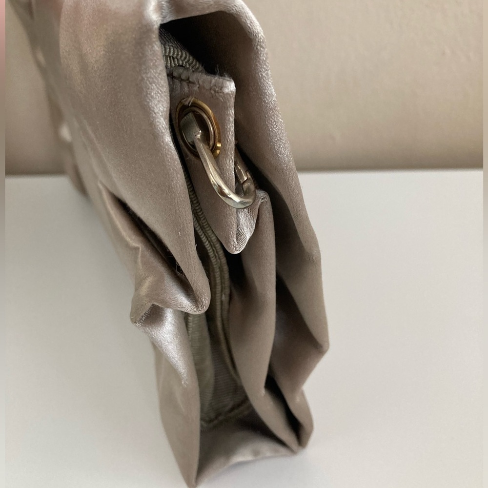 NWT BCBGMaxazria BCBG Satin Bow Clutch Purse Handbag Bag Gravel White Gold Y2K - Picture 5 of 9
